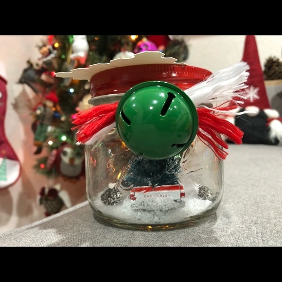 Car in a Jar Waterless Snow Globe - Picture 6 of 7
